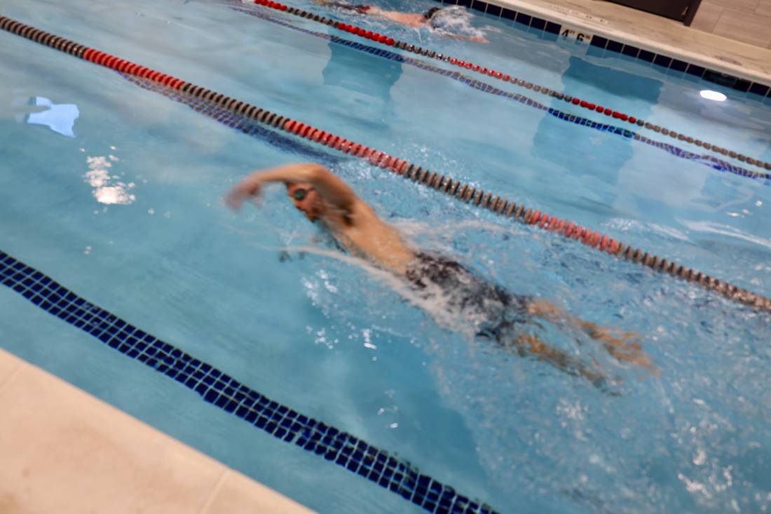 Carter Luense swimming freestyle, close
